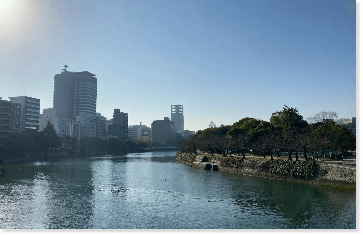 船の上から見る広島の景色